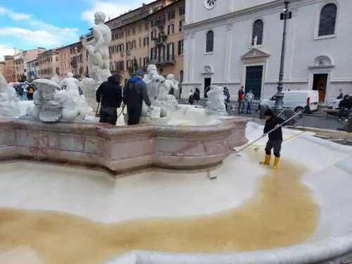 Roma, sovraccarico di un acquedotto