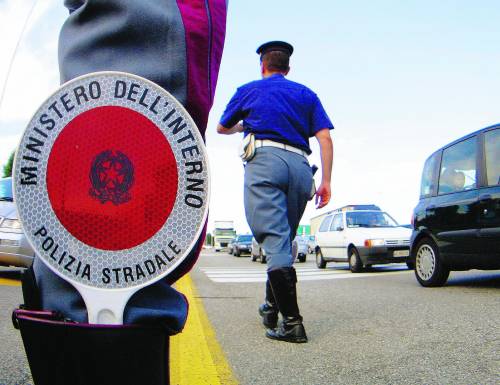 Donna di 81 anni percorre l'autostrada contromano