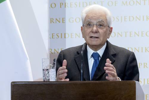 La stoccata di Mattarella: "La Russia rispetti il diritto internazionale. La pace? Giusta"