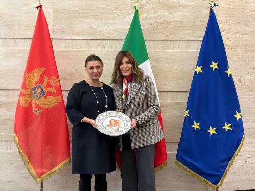 A sinistra il ministro del turismo del Montenegro Simonida Kordić, a destra il nostro minostro Daniela Santanché