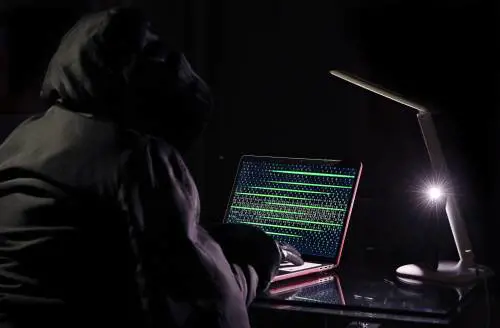 Due vie per mandare l'elettronica in tilt. E anche i voli civili ora sono sotto tiro