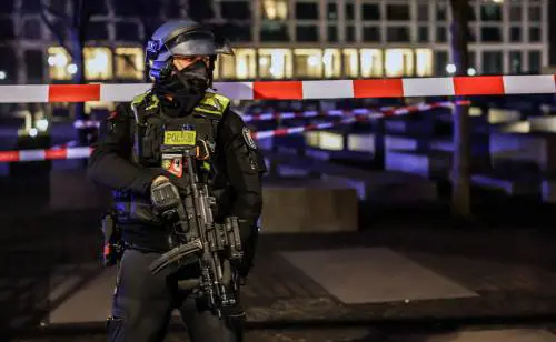 "Pianificazioni e ricerche da account russi". L'ombra di Mosca dietro agli attentati in Germania