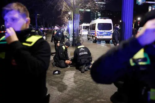 Attacco col coltello a Berlino, l'aggressore è un siriano: voleva uccidere gli ebrei