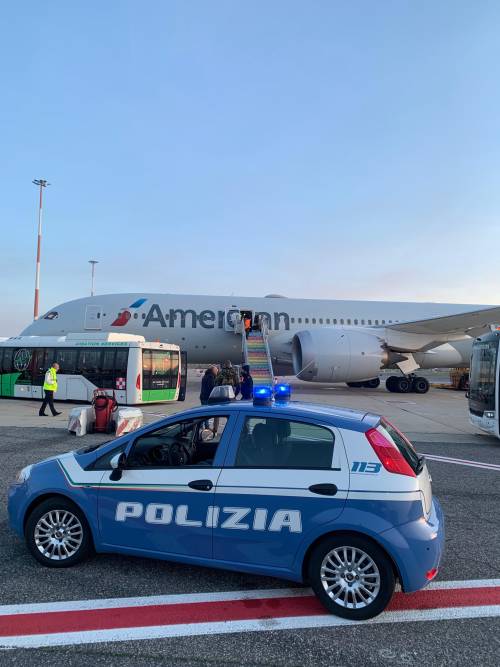 Allarme bomba, aereo atterra a Roma