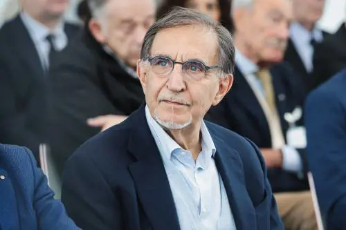 Scuola a Ramelli, Sala si ribella. Ma Fontana: "Momento giusto"