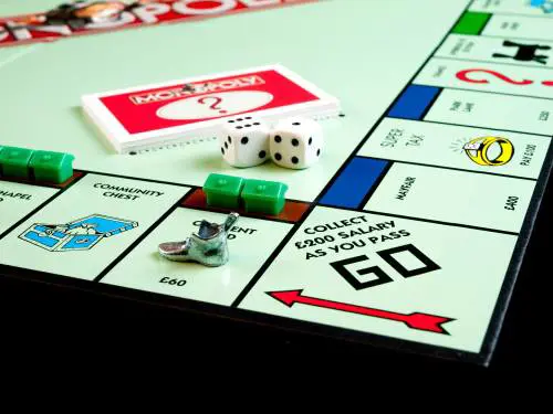 Rivoluzione Monopoly, addio ai soldi di carta. Si paga con carta di credito e attraverso l'app