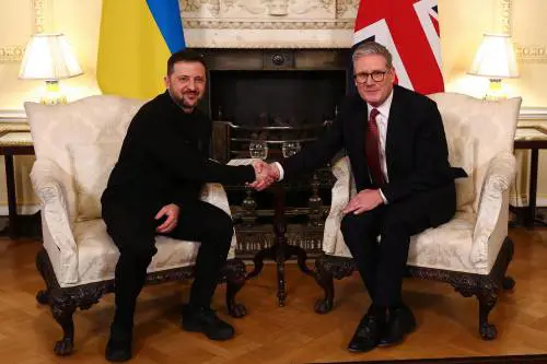 Risposta inglese a Trump. "Con Kiev fino alla fine"