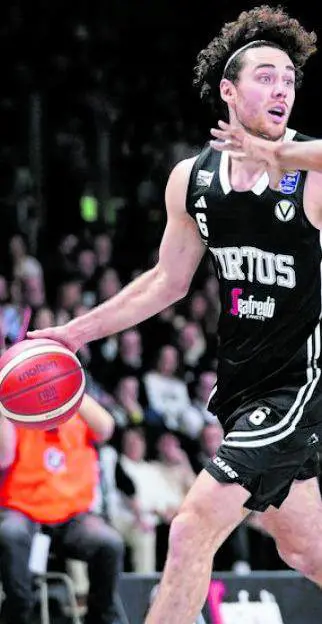 Bologna batte l'Olimpia e torna in vetta