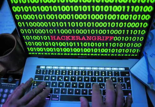 Rubate 16 miliardi di password. "Cambiatele subito"