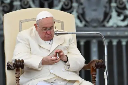 "Due crisi respiratorie acute": peggiora la salute di Papa Francesco