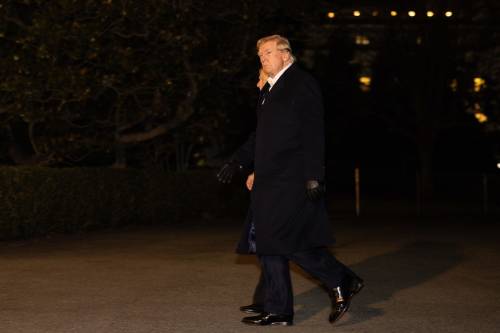 Trump prepara la stretta agli aiuti: "Zelensky non vuole la pace"