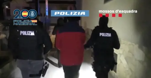 Incitava alla decapitazione degli infedeli: pakistano arrestato a Piacenza per terrorismo