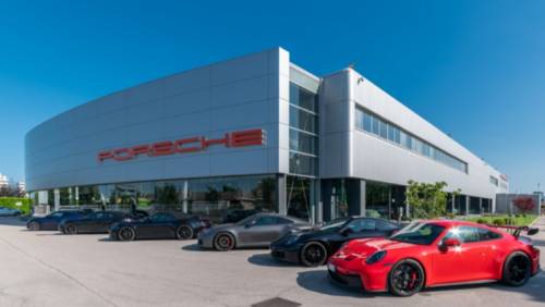 Porsche frena: profitti a 3,6 miliardi (-30,6%). Previsti 3.900 licenziamenti