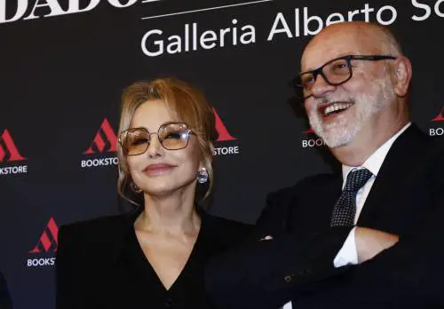 Mondadori, più dividendi. "No a guerre per Adelphi"