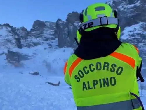 Valanga a Cortina travolge tre sciatori, due sono gravi