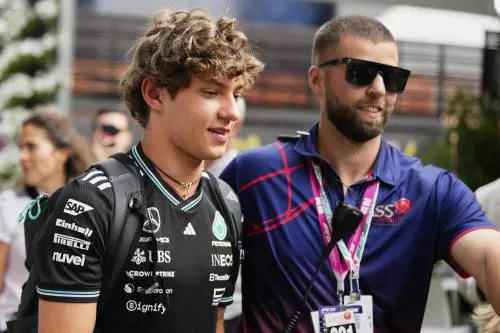 Leclerc salva l’onore Ferrari. E Antonelli fa sognare l’Italia 