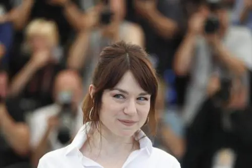 Morta a 43 anni Emilie Dequenne, l'attrice rivelazione di "Rosetta"