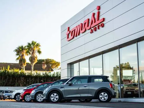 Tomasi Auto: crescita record e leadership nel settore automobilistico