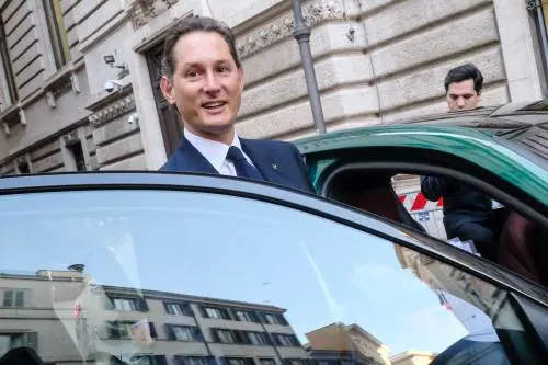 Elkann: "L'auto sabotata da Bruxelles"