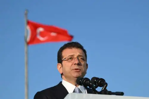 L'unico oppositore di Erdogan e l'unico capace di batterlo. La mossa liberticida è un autogol