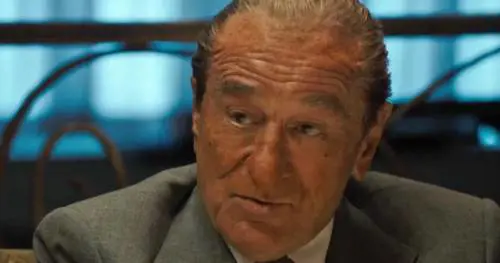 A De Niro mancavano tanto i gangster che ne fa due in un film solo