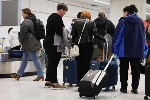 Bloccati 11mila italiani. Le regole per il rimborso e per avere assistenza. Ma niente compensazioni