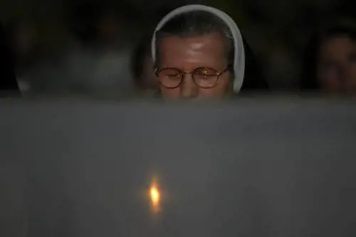 "Il Papa deve reimparare a parlare"