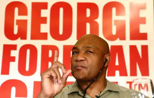 Addio al campione di boxe George Foreman: perse con Muhammad Ali, 20 anni dopo si prese la rivincita