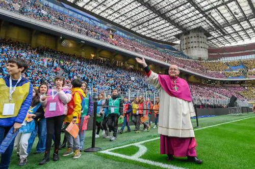 Più di 50.000 cresimandi hanno affollato lo stadio