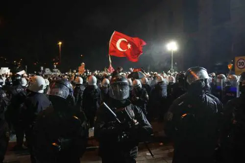 Istanbul in piazza: "Erdogan vattene"