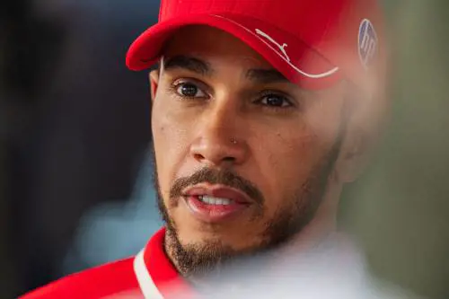 Hamilton, l'aria di casa della "sua" Silverstone contro l'incubo rosso