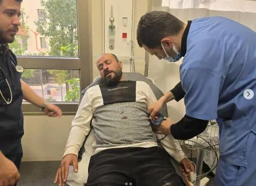 Il regista: "Botte dall'Idf". A Gaza proteste anti-Hamas