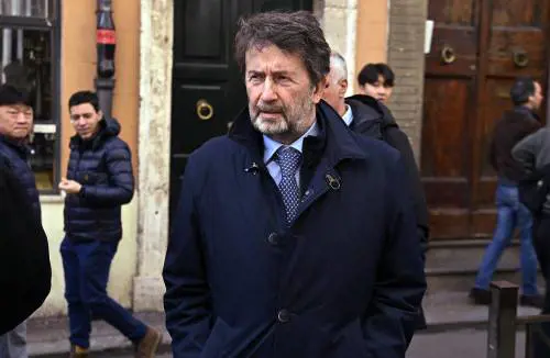 Follia Pd: "Solo il cognome della madre"