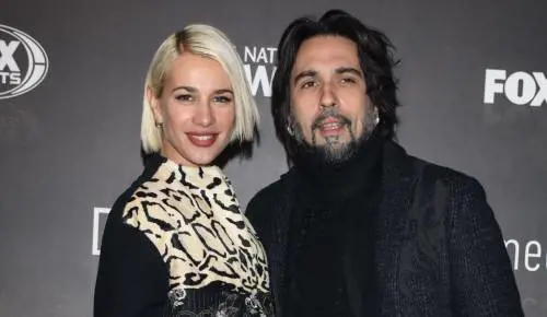 "Sfrutta nostra figlia sui social". Clizia Incorvaia denunciata dall'ex Francesco Sarcina