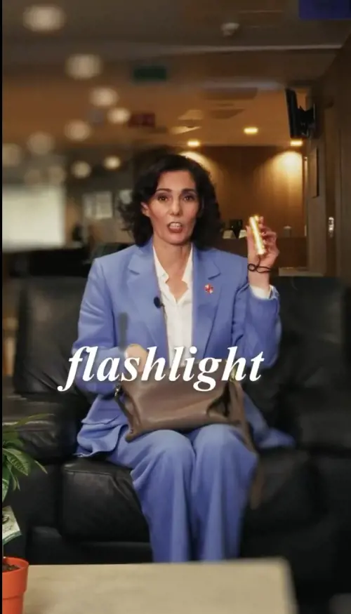 L'Ue svela il kit di sopravvivenza "da borsetta": ecco cosa c'è dentro