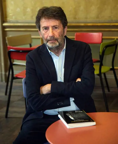 La "prova d'amore" di Franceschini e i messaggi cifrati tra Pd e magistrati