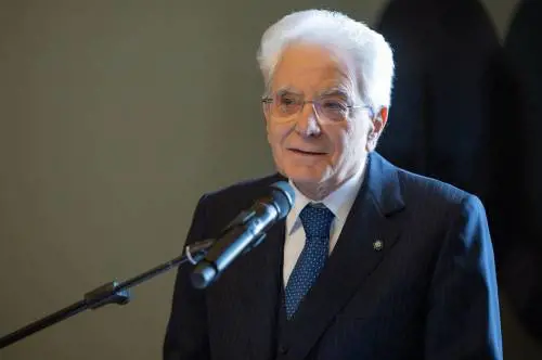 Mattarella già al lavoro al Quirinale