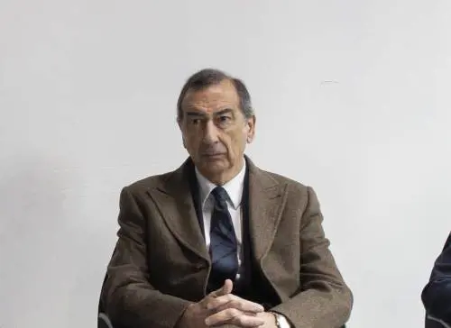Il centrodestra: "Riferisca in aula"