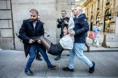 Blitz da Cracco, 20 provvedimenti contro gli ecovandali. La risposta dello chef è da manuale