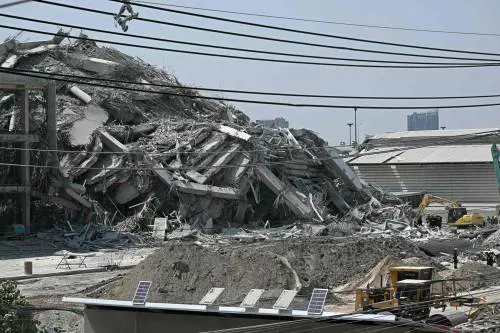 Una delle tante immagini di devastazione provocate dal terremoto in Myanmar