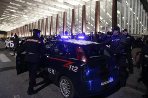 Blocca la donna a terra, poi prova a violentarla: l'orrore dello straniero