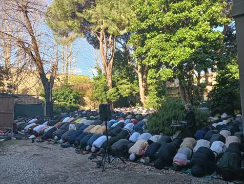 Prato, duecento musulmani celebrano la fine del Ramadan in un complesso cattolico