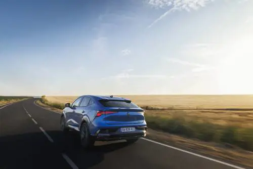 Renault Rafale E-Tech Full-Hybrid: guarda la gallery del SUV coupè ibrido