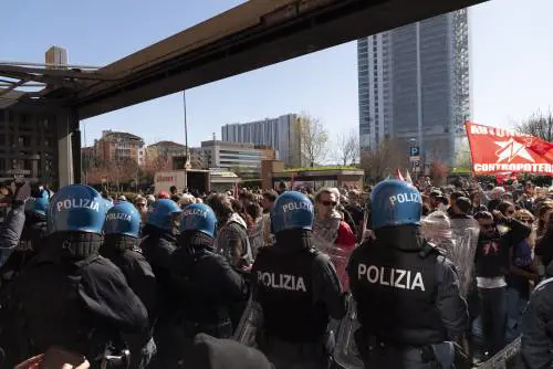 Askatasuna, confermate le condanne dei 18 militanti ma cade l'associazione a delinquere