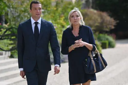 Il futuro di Le Pen: diventare simbolo per il suo popolo. Gli elettori scippati parleranno nelle urne