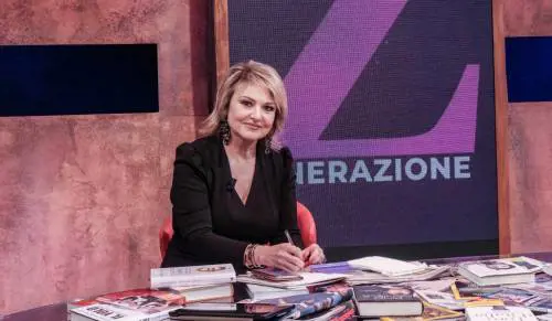 Monica Setta operata d'urgenza per un'ernia strozzata: "Siamo appesi a un filo" 