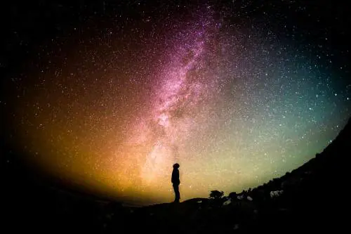 Formule, teorie e misteri. Una settimana fra le stelle