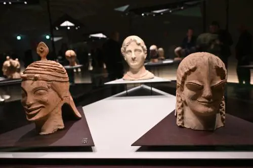 Al Museo Rovati la fascinazione dell’arte del ’900 per gli etruschi