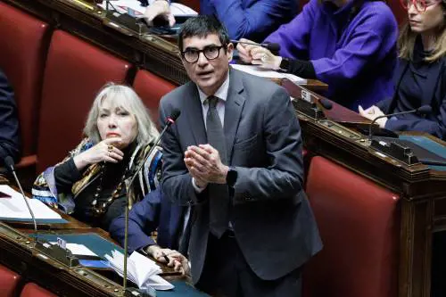 "Vaffa" di Fratoianni contro Tajani a microfoni spenti: cos'è successo