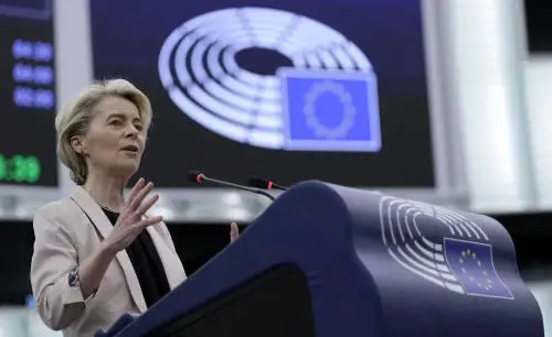Pfizer, Ursula non teme il caso sms